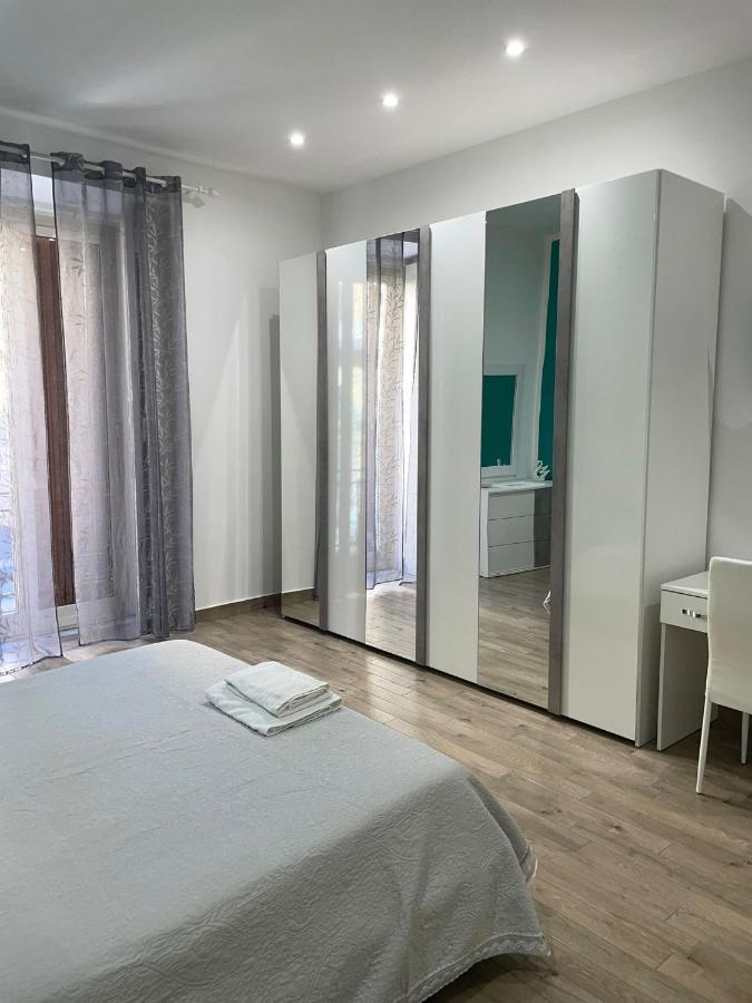 Dormire A Napoli Centro Holiday House Casa Vacanza Buitenkant foto