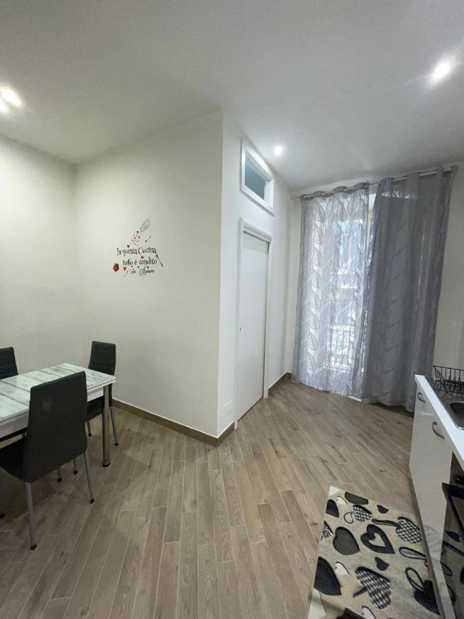 Dormire A Napoli Centro Holiday House Casa Vacanza Buitenkant foto