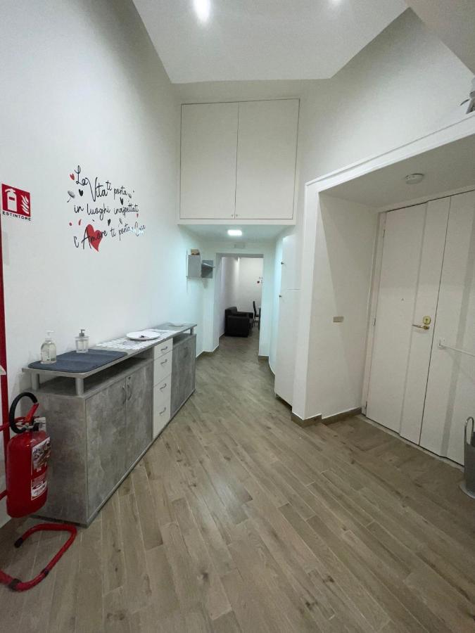 Dormire A Napoli Centro Holiday House Casa Vacanza Buitenkant foto