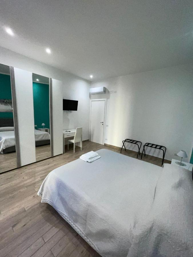 Dormire A Napoli Centro Holiday House Casa Vacanza Buitenkant foto