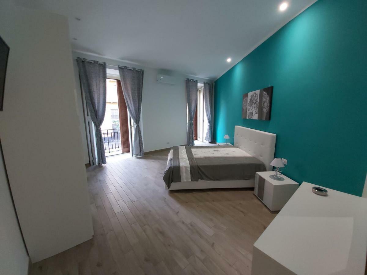 Dormire A Napoli Centro Holiday House Casa Vacanza Buitenkant foto